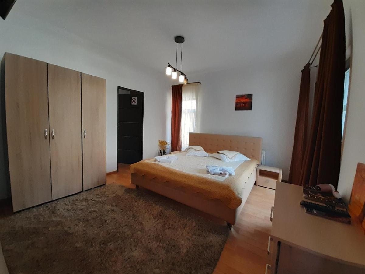 Copou Holding House Apartment ยาช ภายนอก รูปภาพ